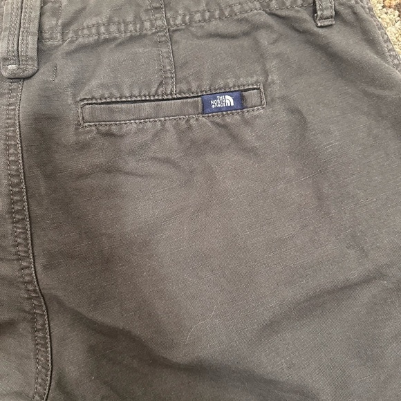 The North Face Grey Shorts Size 10 long - Picture 3 of 7